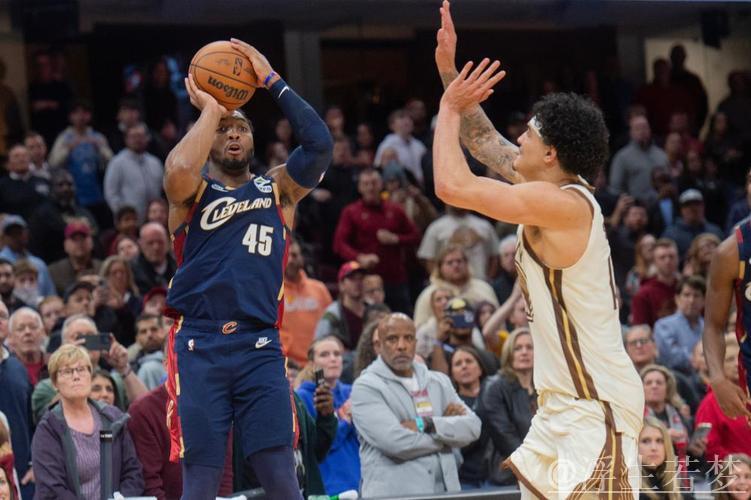 米切尔独得29分难救主 残阵勇士爆冷击败骑士